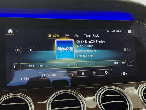 Used 2021 Mercedes-Benz E 350 Sedan image 9