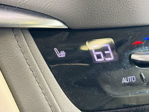 Used 2018 Cadillac XT5 Luxury w/ Driver Awareness Package FWD image 22