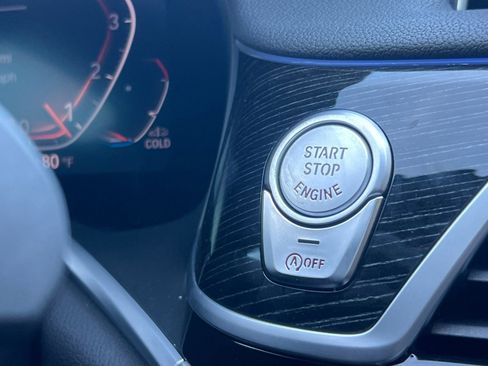 Used 2022 BMW 740i w/ M Sport Package image 23