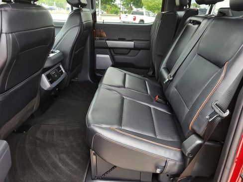 Used 2025 Ford F250 Lariat w/ Lariat Ultimate Package AWD/4WD image 16