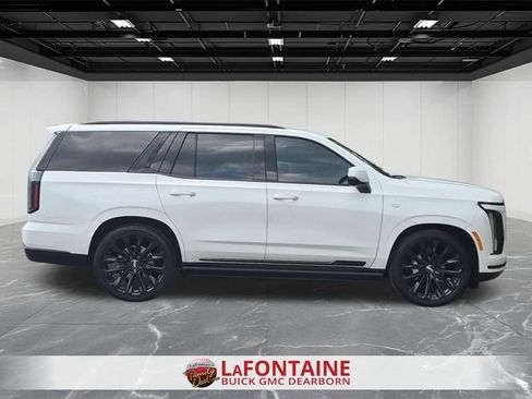 Used 2025 Cadillac Escalade Sport Platinum w/ LPO, ONYX Package AWD/4WD image 6