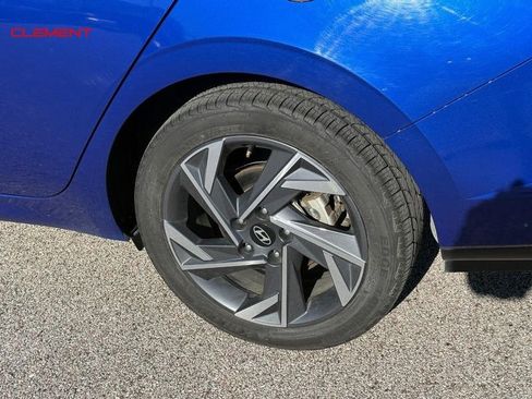 Used 2025 Hyundai Elantra Limited FWD image 4