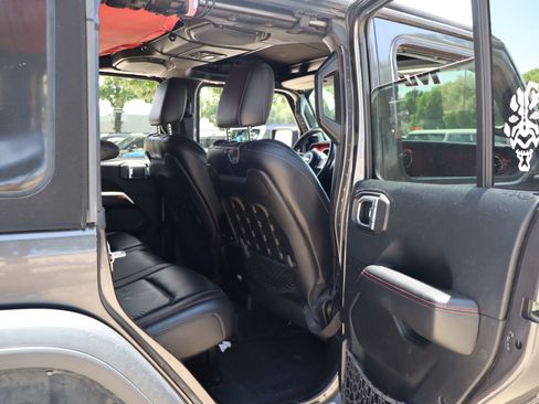 Used 2018 Jeep Wrangler Unlimited Rubicon AWD/4WD image 28