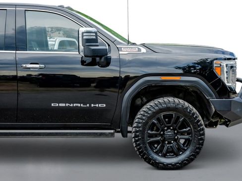 Used 2023 GMC Sierra 2500 Denali w/ Denali Black Diamond Edition AWD/4WD image 7