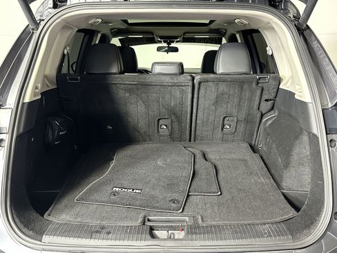 Certified 2025 Nissan Rogue SV w/ SV Premium Package FWD image 25