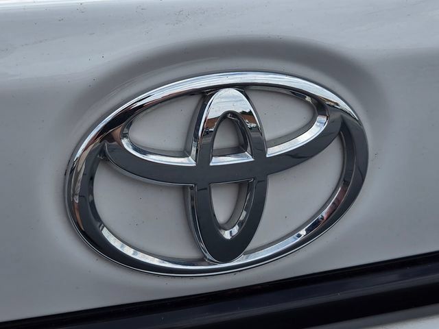 Used 2025 Toyota Corolla LE FWD image 17