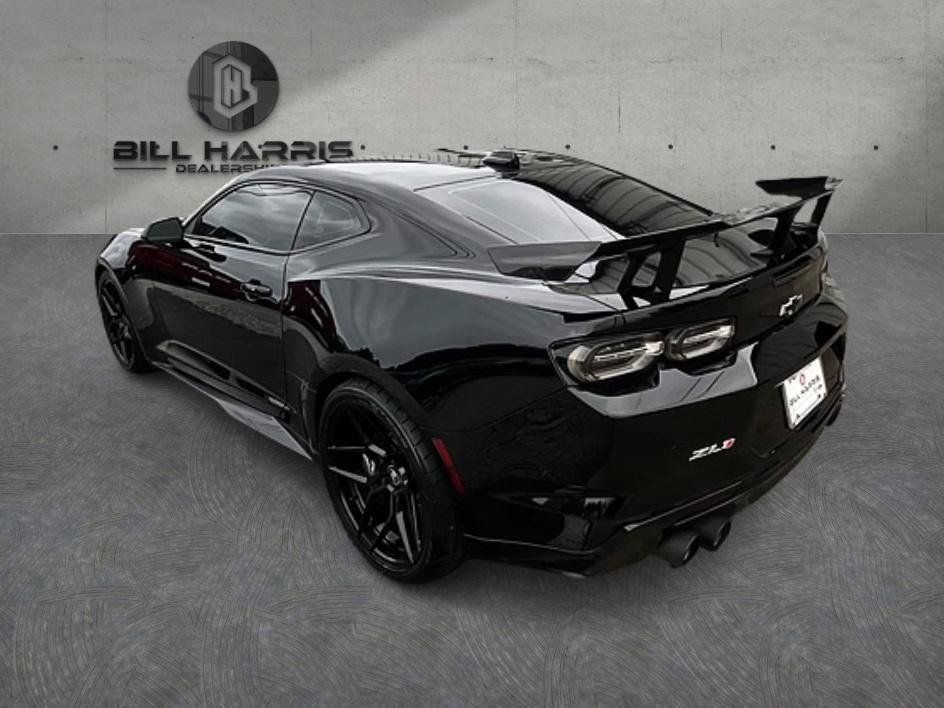 Used 2021 Chevrolet Camaro ZL1 RWD image 9