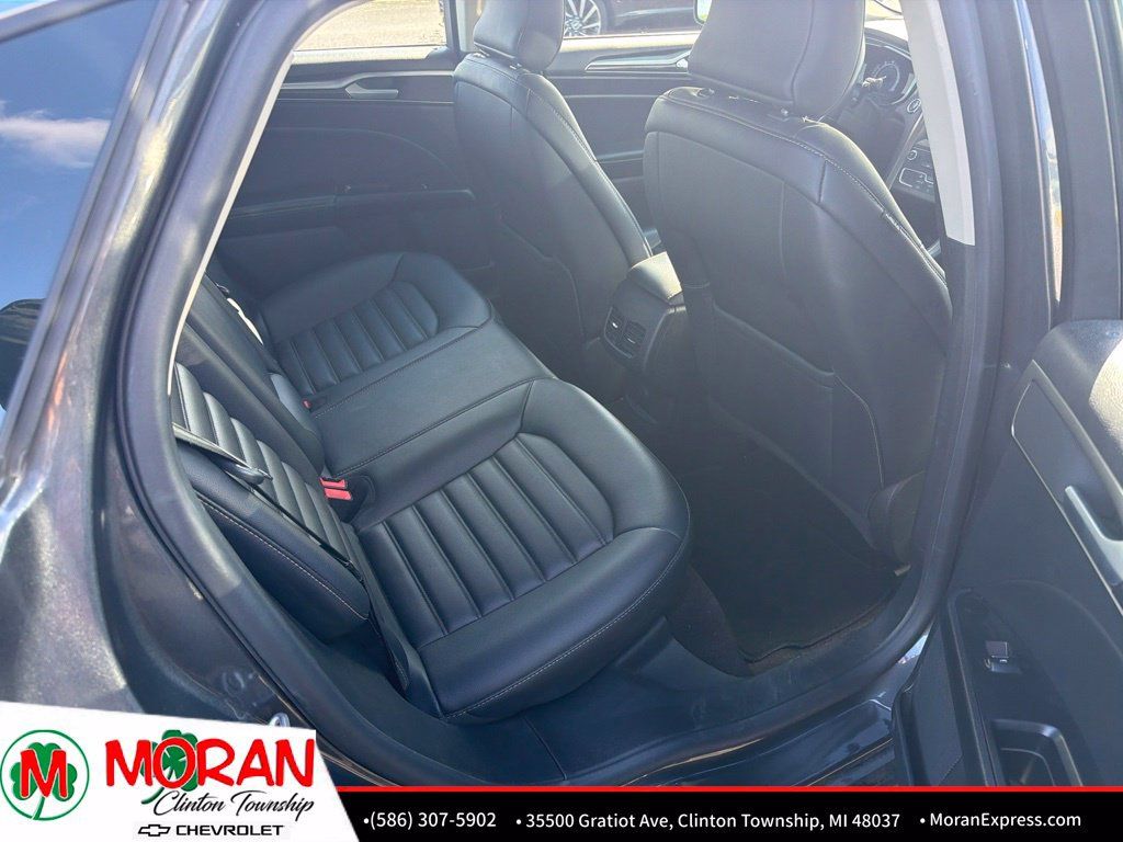 Used 2019 Ford Fusion SEL FWD image 10