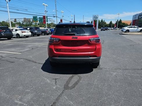 Used 2021 Jeep Compass Latitude AWD/4WD image 6