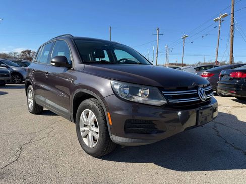 Used 2016 Volkswagen Tiguan S image 7