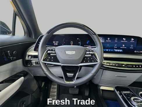 Used 2023 Cadillac Lyriq AWD image 14