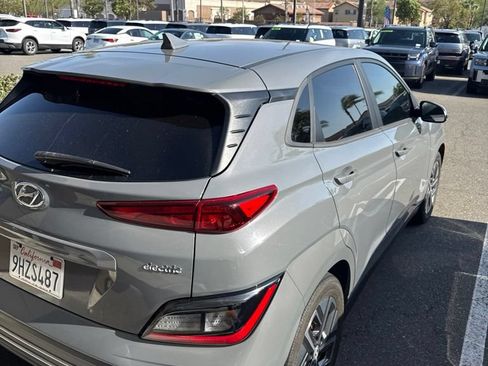 Used 2023 Hyundai Kona SEL FWD image 3