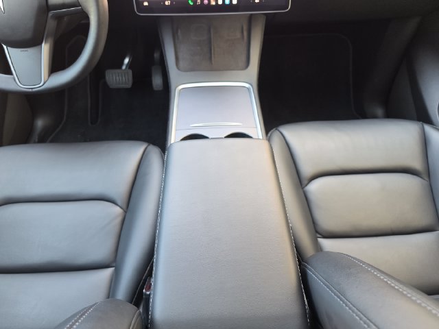 Used 2021 Tesla Model Y Long Range AWD/4WD image 34