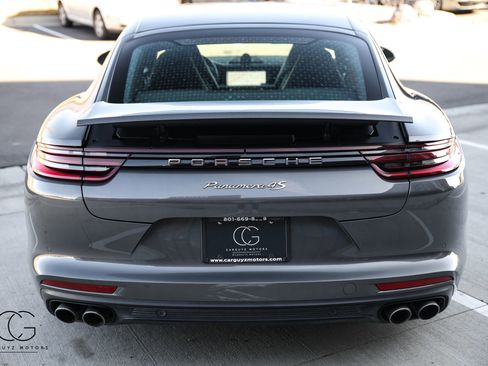 Used 2018 Porsche Panamera 4S image 13