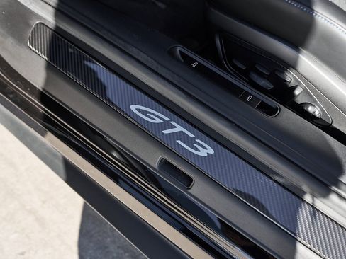 Used 2023 Porsche 911 GT3 image 32