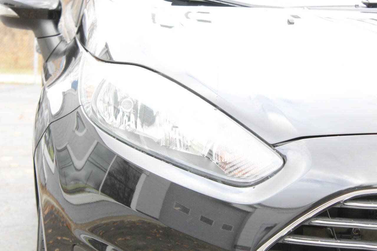 Used 2015 Ford Fiesta SE FWD image 14