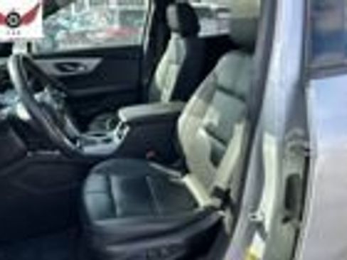 Used 2022 Chevrolet Blazer LT image 2