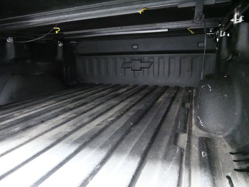 Used 2017 Chevrolet Silverado 1500 High Country AWD/4WD image 18