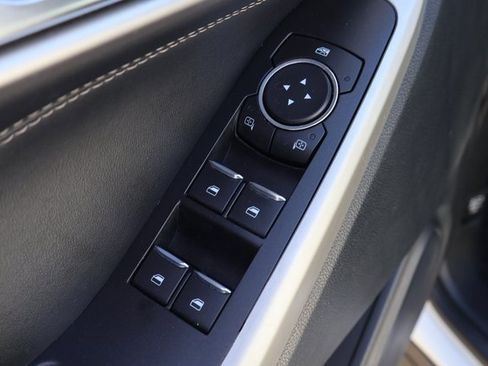 Used 2020 Ford Explorer XLT w/ Equipment Group 202A image 11