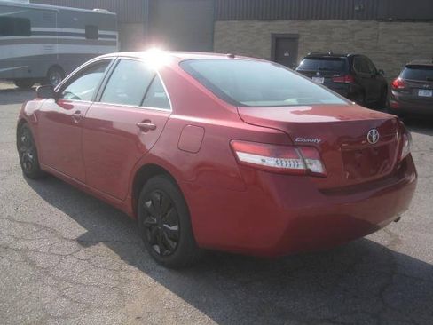 Used 2010 Toyota Camry LE FWD image 7