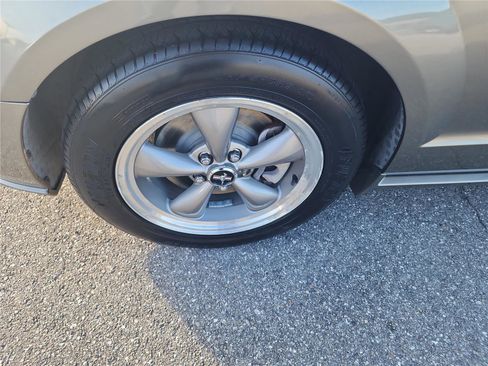 Used 2005 Ford Mustang GT image 9