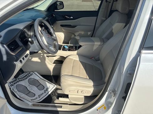 Used 2021 GMC Acadia Denali w/ Denali Technology Package image 10