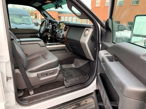 Used 2016 Ford F350 Lariat image 13