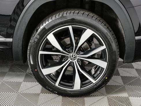 Certified 2024 Volkswagen Atlas SEL Premium R-Line AWD/4WD image 9