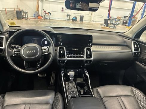 Certified 2023 Kia Sorento SX AWD/4WD image 14