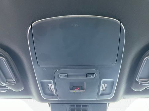 Used 2025 Toyota Camry SE image 17