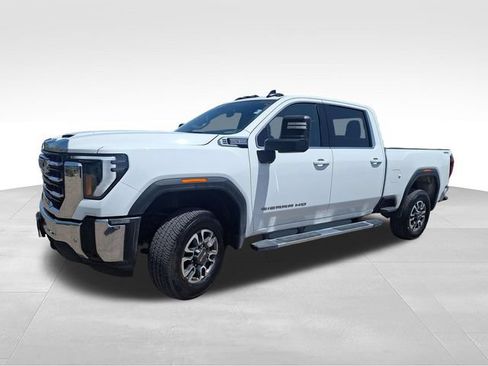 Used 2025 GMC Sierra 2500 SLE w/ SLE Value Package; AWD/4WD image 3