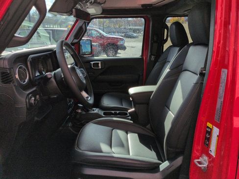 New 2025 Jeep Wrangler Sahara image 9