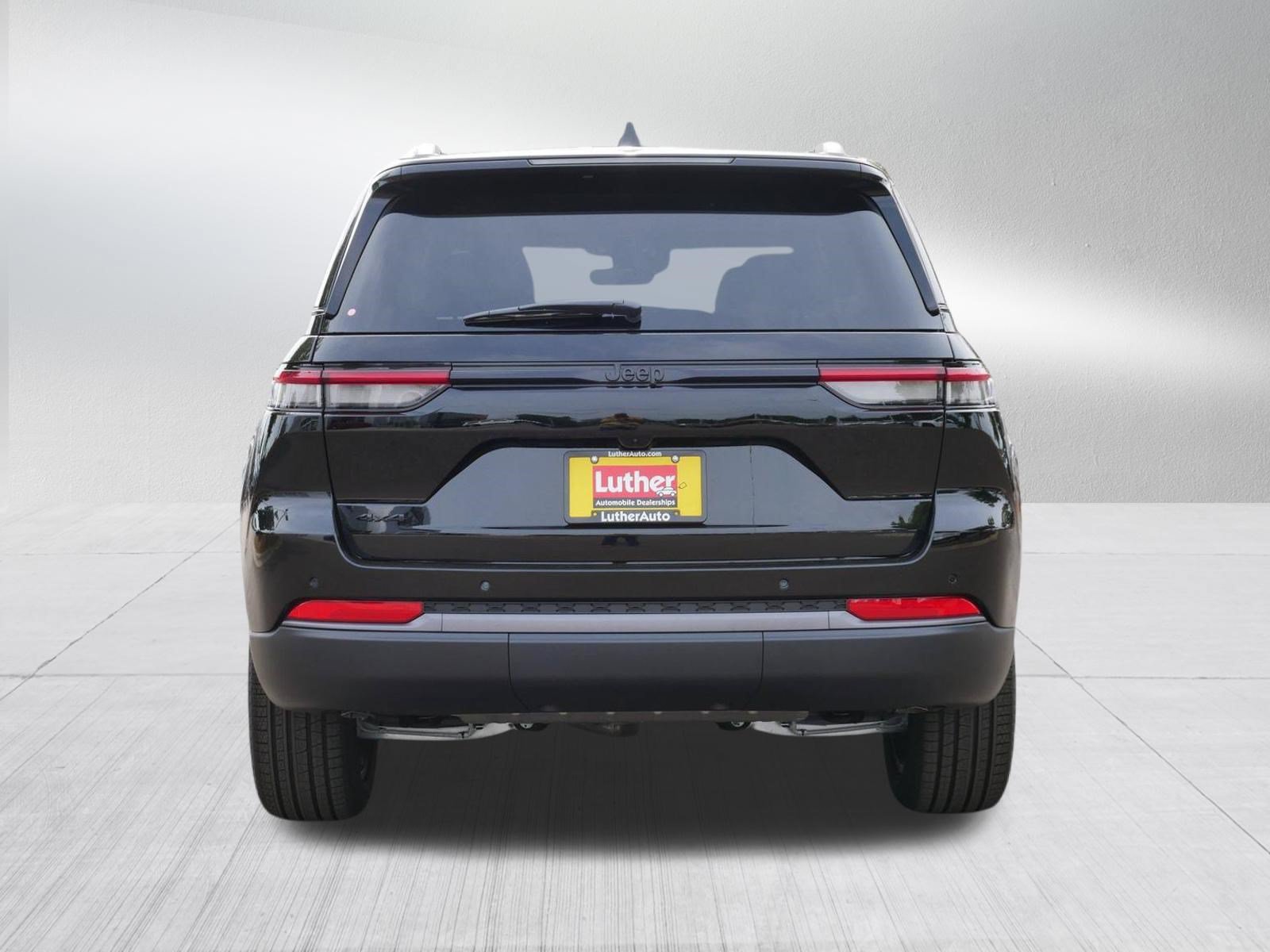 New 2027 Jeep Grand Cherokee Limited w/ Limited Altitude Package AWD/4WD image 6