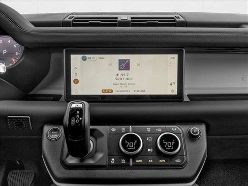 Used 2025 Land Rover Defender 110 S AWD/4WD image 7