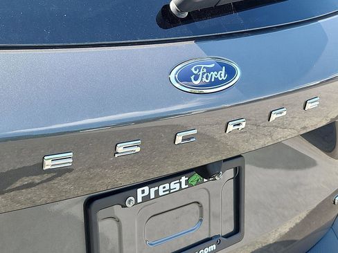 New 2025 Ford Escape SE image 12