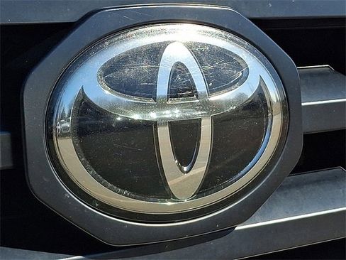 Used 2020 Toyota Tacoma SR image 30