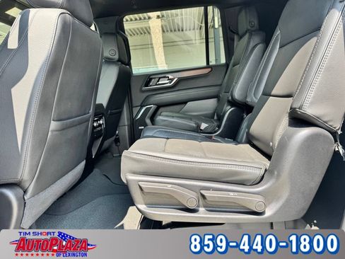 Used 2025 GMC Yukon XL Denali AWD/4WD image 35