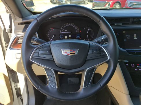 Used 2017 Cadillac XT5 Luxury w/ Driver Awareness Package image 30