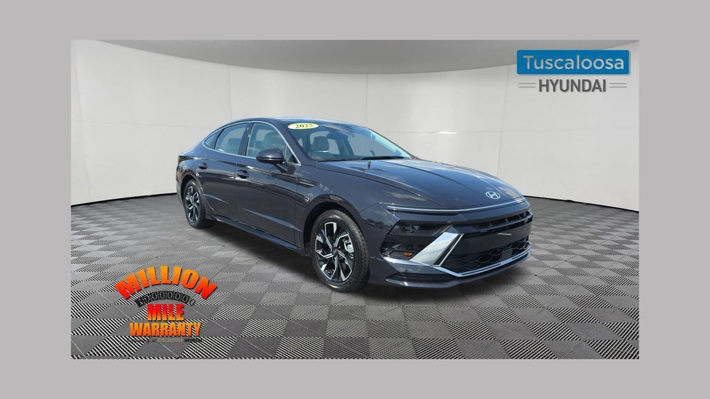 Used 2025 Hyundai Sonata SEL FWD image 1