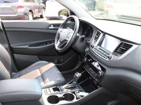 Used 2016 Hyundai Tucson Limited w/ Option Group 03 AWD/4WD image 12