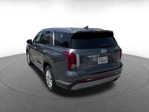 Used 2025 Hyundai Palisade SEL FWD image 11