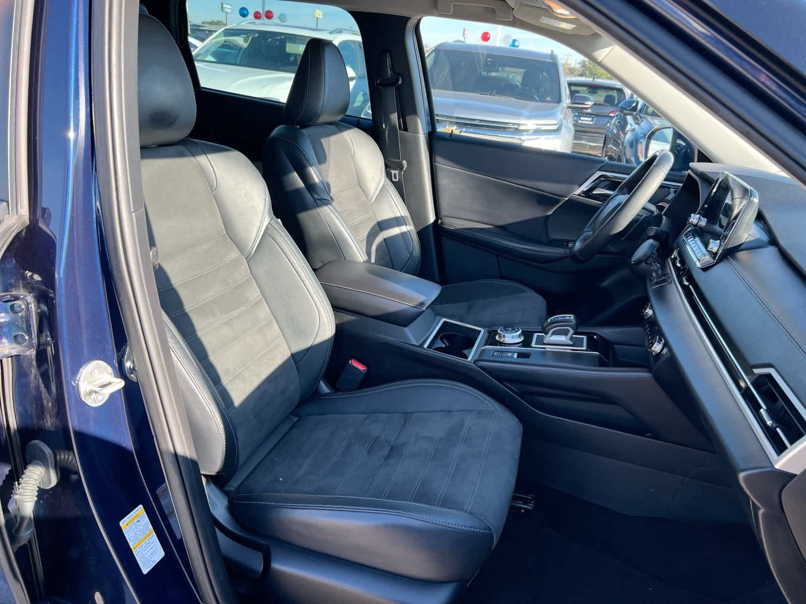 Used 2023 Mitsubishi Outlander SE AWD/4WD image 28