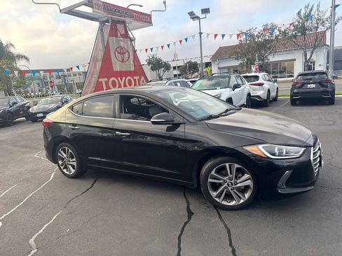 Used 2017 Hyundai Elantra Limited FWD image 3