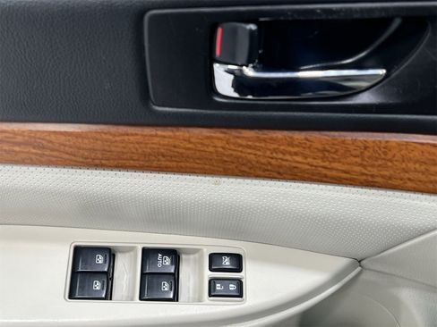 Used 2014 Subaru Outback 2.5i Limited image 13