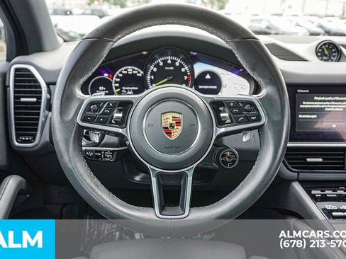 Used 2022 Porsche Cayenne Base image 28