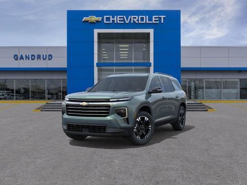 New 2027 Chevrolet Traverse LT w/ Sun and Wheel Package AWD/4WD image 32