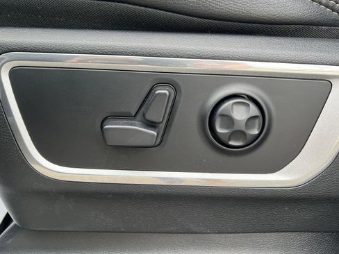 Used 2020 RAM 1500 Laramie AWD/4WD image 20