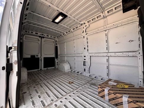 Used 2025 RAM ProMaster 2500 w/ Convenience Group FWD image 21