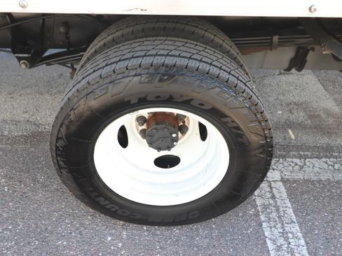 Certified 2024 Ford E-450 and Econoline 450 Super Duty w/ Power Windows & Locks Group RWD image 13