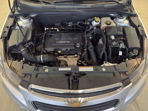 Used 2015 Chevrolet Cruze LT FWD image 32